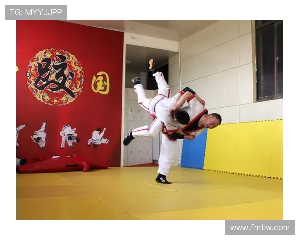 摔跤压制动作解析与实战训练提升竞技对抗能力之道全面系统进阶指南