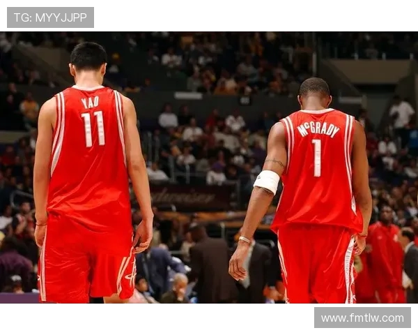 以布朗今夏邂逅儿时偶像姚明篮球精神相伴的难忘时光与体育成长启示