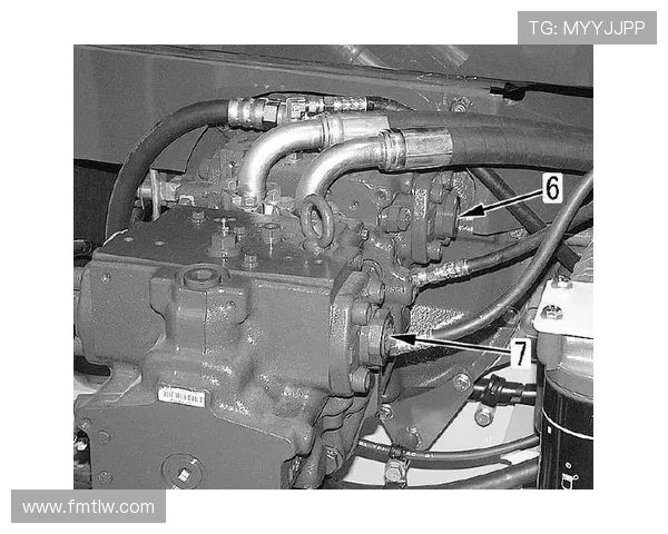 挖掘机气门锁紧螺母力